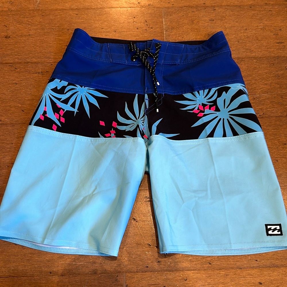 Billabong swim trunks (size 23/8-10yr)